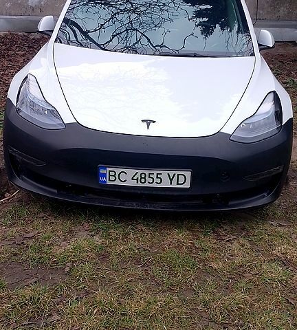 Белый Тесла Модель 3, объемом двигателя 0 л и пробегом 47 тыс. км за 18500 $, фото 1 на Automoto.ua