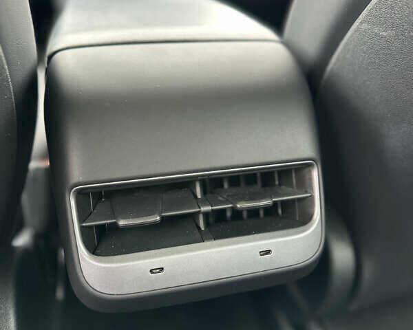 Белый Тесла Модель 3, объемом двигателя 0 л и пробегом 109 тыс. км за 16900 $, фото 22 на Automoto.ua