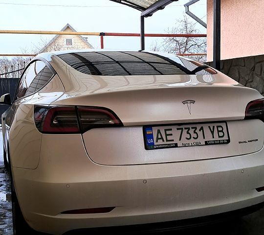 Белый Тесла Модель 3, объемом двигателя 0 л и пробегом 7300 тыс. км за 22500 $, фото 1 на Automoto.ua