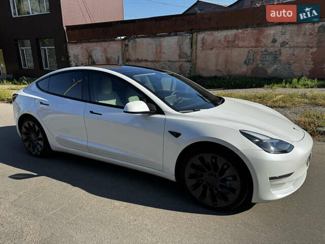Белый Тесла Модель 3, объемом двигателя 0 л и пробегом 12 тыс. км за 30000 $, фото 6 на Automoto.ua