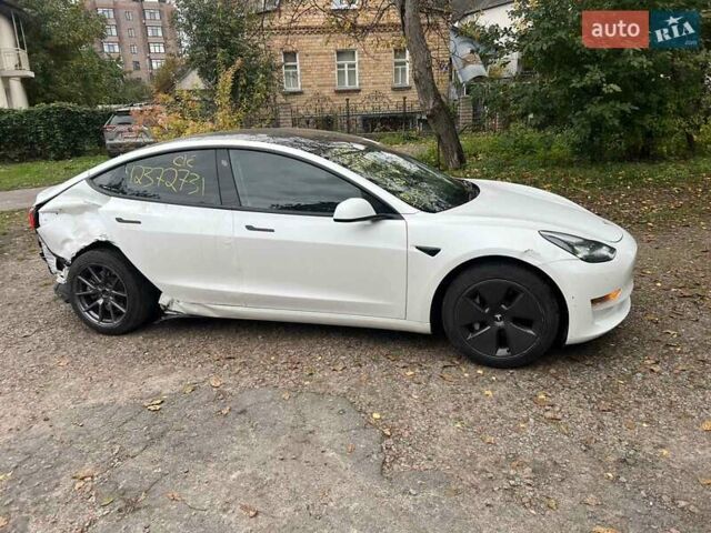 Тесла Модель 3 2022 в Киеве на Automoto.ua Белый Тесла Модель 3, объемом двигателя 0 л и пробегом 64 тыс. км за 14700 $, фото 23 на Automoto.ua