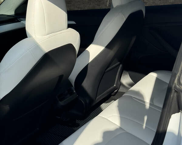 Білий Тесла Модель 3, об'ємом двигуна 0 л та пробігом 47 тис. км за 21500 $, фото 33 на Automoto.ua