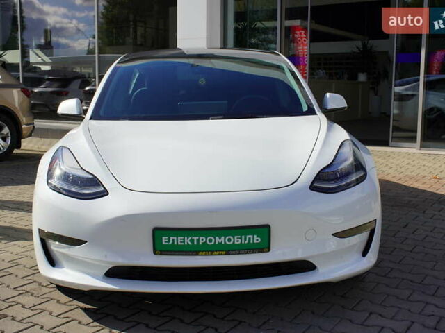 Білий Тесла Модель 3, об'ємом двигуна 0 л та пробігом 33 тис. км за 20700 $, фото 2 на Automoto.ua