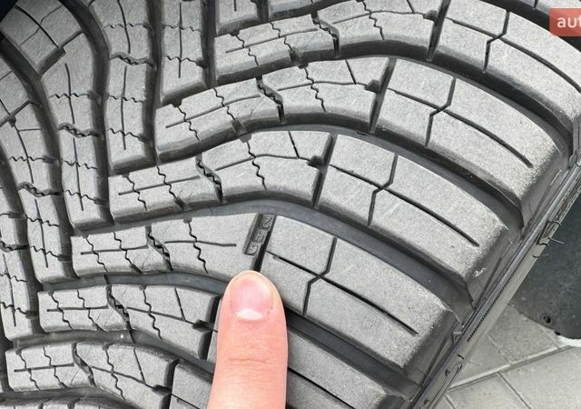 Белый Тесла Модель 3, объемом двигателя 0 л и пробегом 130 тыс. км за 18499 $, фото 51 на Automoto.ua