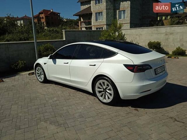 Білий Тесла Модель 3, об'ємом двигуна 0 л та пробігом 18 тис. км за 27000 $, фото 4 на Automoto.ua