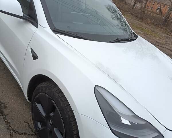 Белый Тесла Модель 3, объемом двигателя 0 л и пробегом 79 тыс. км за 18999 $, фото 11 на Automoto.ua