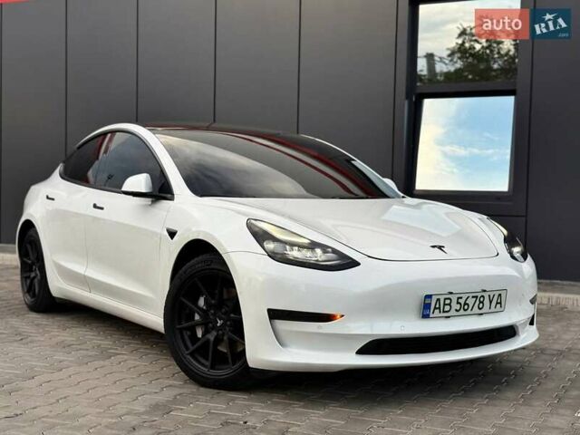 Белый Тесла Модель 3, объемом двигателя 0 л и пробегом 70 тыс. км за 22600 $, фото 2 на Automoto.ua