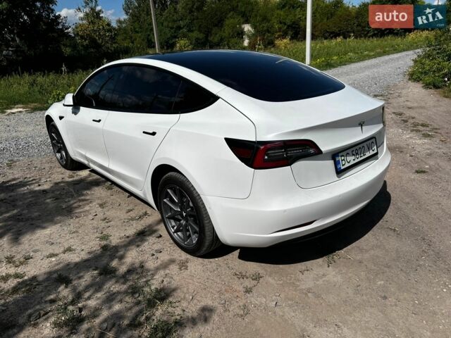 Белый Тесла Модель 3, объемом двигателя 0 л и пробегом 70 тыс. км за 21750 $, фото 4 на Automoto.ua
