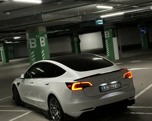 Білий Тесла Модель 3, об'ємом двигуна 0 л та пробігом 74 тис. км за 21800 $, фото 22 на Automoto.ua