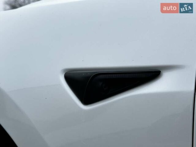 Белый Тесла Модель 3, объемом двигателя 0 л и пробегом 35 тыс. км за 24699 $, фото 7 на Automoto.ua