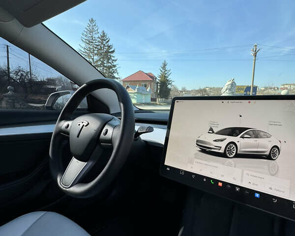 Білий Тесла Модель 3, об'ємом двигуна 0 л та пробігом 47 тис. км за 21500 $, фото 23 на Automoto.ua