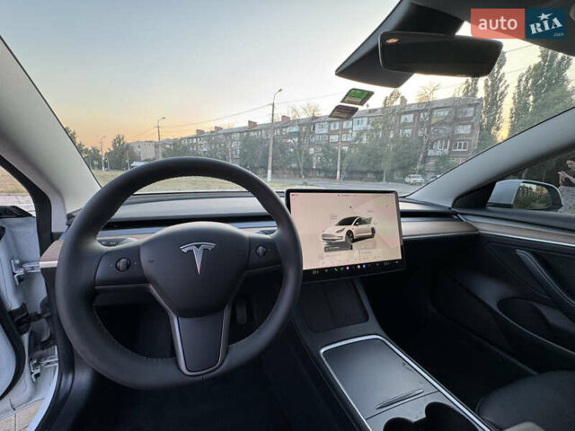 Белый Тесла Модель 3, объемом двигателя 0 л и пробегом 114 тыс. км за 18500 $, фото 3 на Automoto.ua