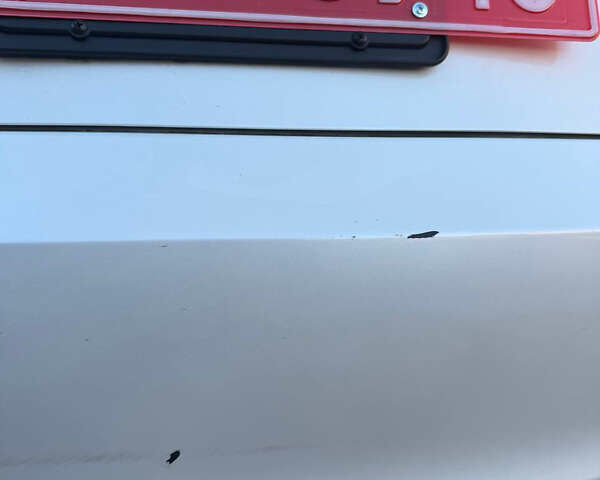 Білий Тесла Модель 3, об'ємом двигуна 0 л та пробігом 97 тис. км за 16700 $, фото 14 на Automoto.ua