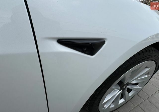 Белый Тесла Модель 3, объемом двигателя 0 л и пробегом 130 тыс. км за 18499 $, фото 49 на Automoto.ua