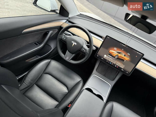 Белый Тесла Модель 3, объемом двигателя 0 л и пробегом 70 тыс. км за 22200 $, фото 32 на Automoto.ua