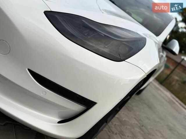 Белый Тесла Модель 3, объемом двигателя 0 л и пробегом 70 тыс. км за 22600 $, фото 22 на Automoto.ua