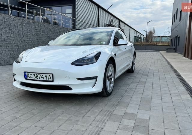 Белый Тесла Модель 3, объемом двигателя 0 л и пробегом 130 тыс. км за 18499 $, фото 4 на Automoto.ua