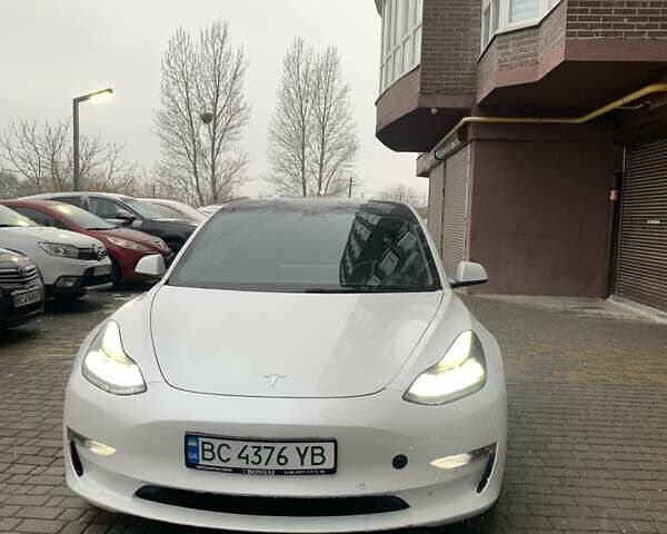 Білий Тесла Модель 3, об'ємом двигуна 0 л та пробігом 94 тис. км за 21500 $, фото 1 на Automoto.ua