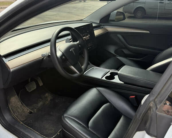 Белый Тесла Модель 3, объемом двигателя 0 л и пробегом 112 тыс. км за 21500 $, фото 15 на Automoto.ua