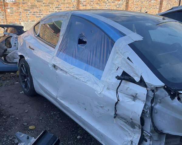 Білий Тесла Модель 3, об'ємом двигуна 0 л та пробігом 99 тис. км за 12200 $, фото 14 на Automoto.ua