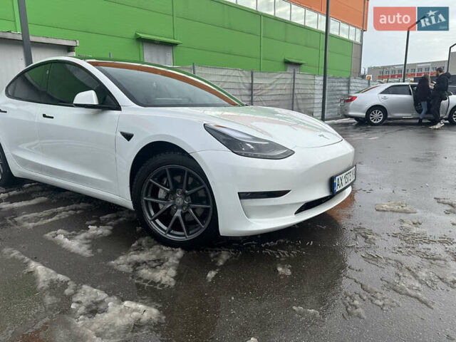 Белый Тесла Модель 3, объемом двигателя 0 л и пробегом 44 тыс. км за 25500 $, фото 5 на Automoto.ua