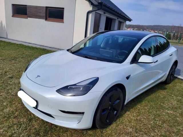 Белый Тесла Модель 3, объемом двигателя 0 л и пробегом 48 тыс. км за 12500 $, фото 4 на Automoto.ua