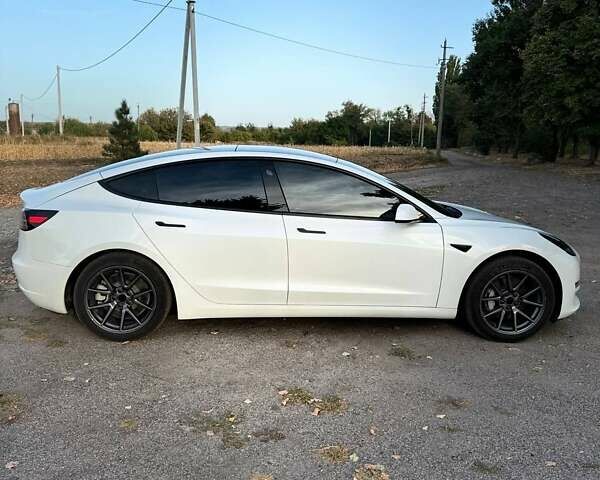 Білий Тесла Модель 3, об'ємом двигуна 0 л та пробігом 52 тис. км за 22000 $, фото 12 на Automoto.ua