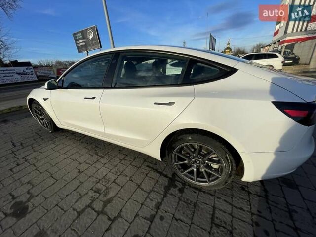 Белый Тесла Модель 3, объемом двигателя 0 л и пробегом 17 тыс. км за 28500 $, фото 4 на Automoto.ua
