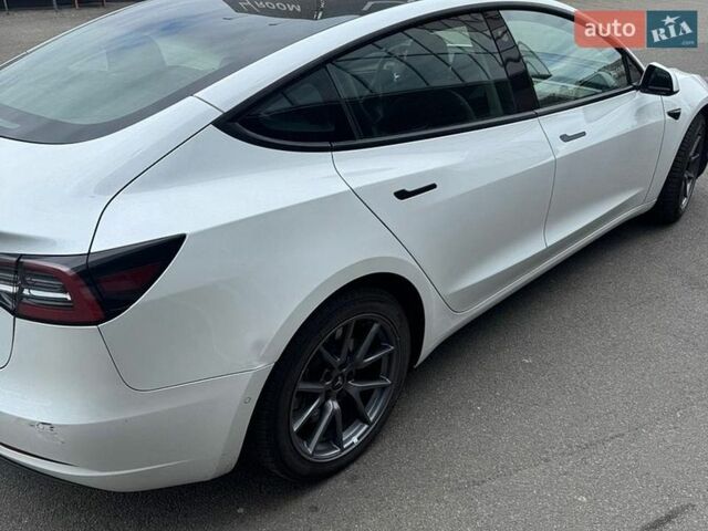 Белый Тесла Модель 3, объемом двигателя 0 л и пробегом 58 тыс. км за 19000 $, фото 21 на Automoto.ua