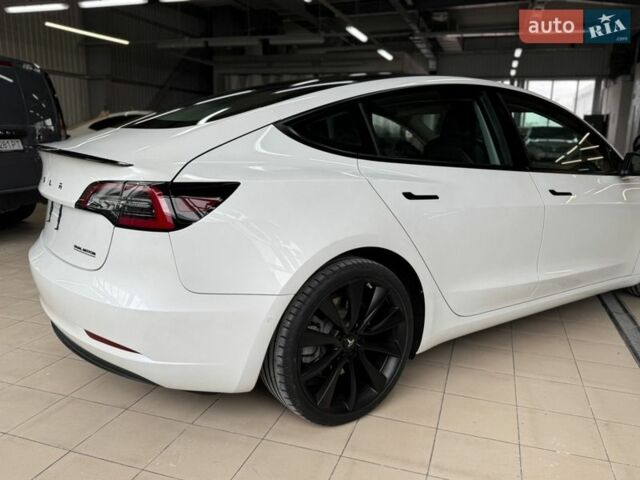 Белый Тесла Модель 3, объемом двигателя 0 л и пробегом 94 тыс. км за 21800 $, фото 54 на Automoto.ua