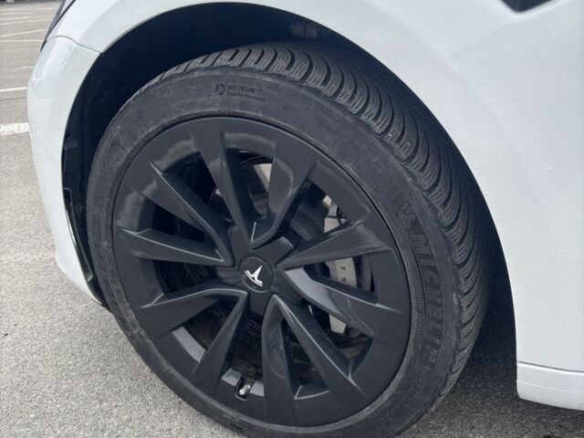 Білий Тесла Модель 3, об'ємом двигуна 0 л та пробігом 76 тис. км за 16700 $, фото 7 на Automoto.ua