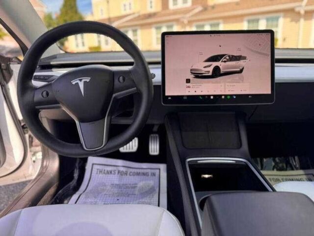 Белый Тесла Модель 3, объемом двигателя 0 л и пробегом 25 тыс. км за 7591 $, фото 5 на Automoto.ua