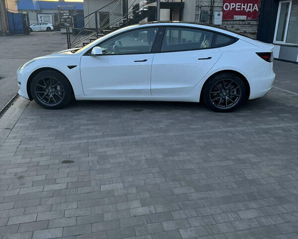 Белый Тесла Модель 3, объемом двигателя 0 л и пробегом 86 тыс. км за 18500 $, фото 1 на Automoto.ua