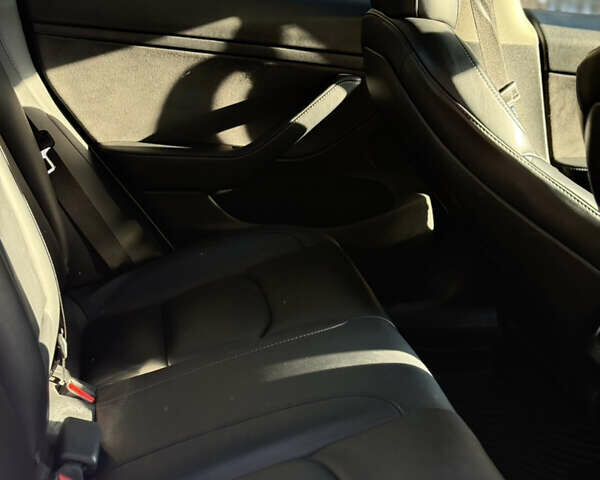 Білий Тесла Модель 3, об'ємом двигуна 0 л та пробігом 97 тис. км за 16500 $, фото 9 на Automoto.ua