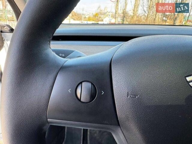 Белый Тесла Модель 3, объемом двигателя 0 л и пробегом 55 тыс. км за 22990 $, фото 19 на Automoto.ua
