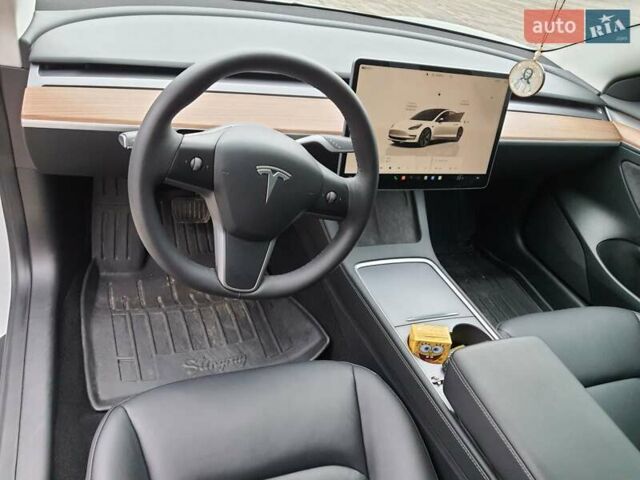 Белый Тесла Модель 3, объемом двигателя 0 л и пробегом 11 тыс. км за 27500 $, фото 2 на Automoto.ua