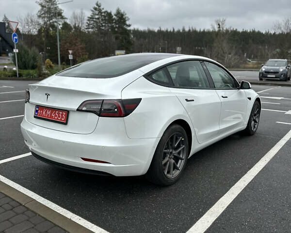 Белый Тесла Модель 3, объемом двигателя 0 л и пробегом 109 тыс. км за 16900 $, фото 6 на Automoto.ua