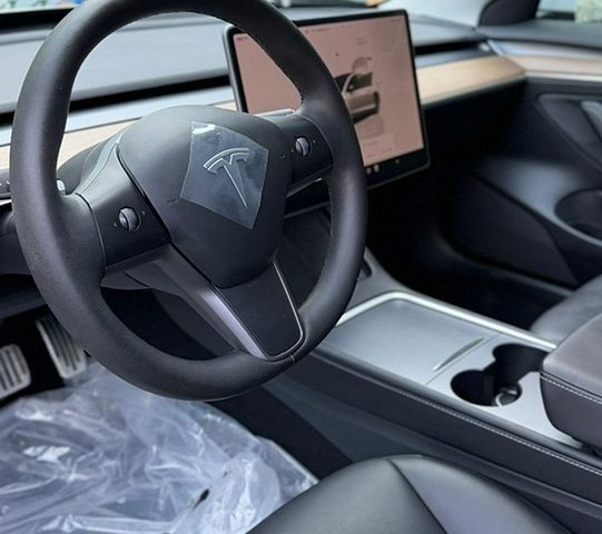 Білий Тесла Модель 3, об'ємом двигуна 0 л та пробігом 40 тис. км за 22900 $, фото 20 на Automoto.ua
