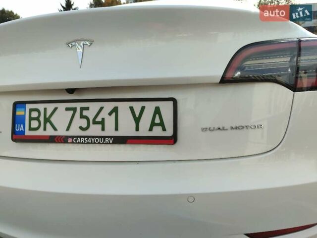 Белый Тесла Модель 3, объемом двигателя 0 л и пробегом 180 тыс. км за 20200 $, фото 22 на Automoto.ua