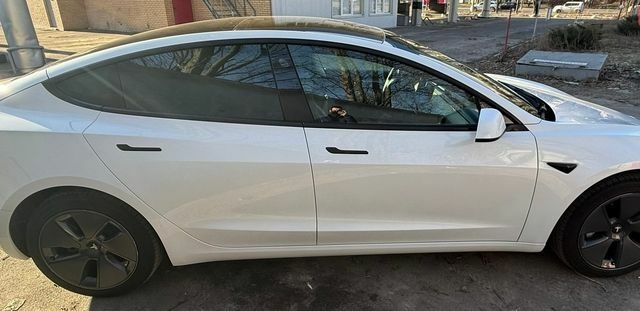 Белый Тесла Модель 3, объемом двигателя 0 л и пробегом 49 тыс. км за 25200 $, фото 14 на Automoto.ua