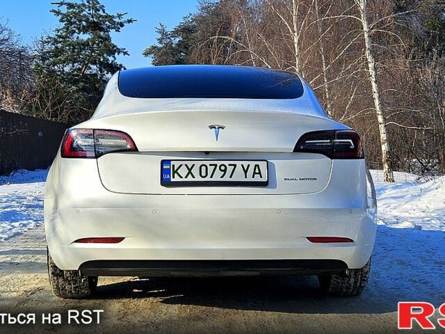 Белый Тесла Модель 3, объемом двигателя 0.18 л и пробегом 90 тыс. км за 18700 $, фото 2 на Automoto.ua