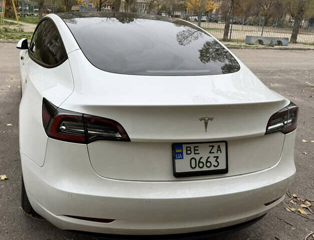 Белый Тесла Модель 3, объемом двигателя 0 л и пробегом 71 тыс. км за 20300 $, фото 2 на Automoto.ua