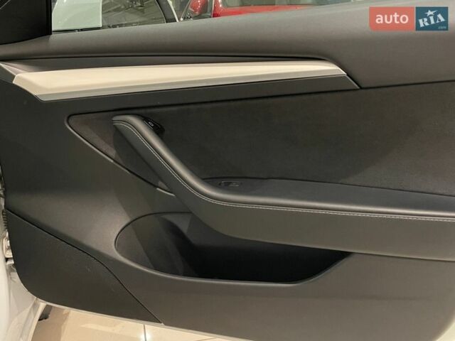 Білий Тесла Модель 3, об'ємом двигуна 0 л та пробігом 63 тис. км за 23900 $, фото 24 на Automoto.ua