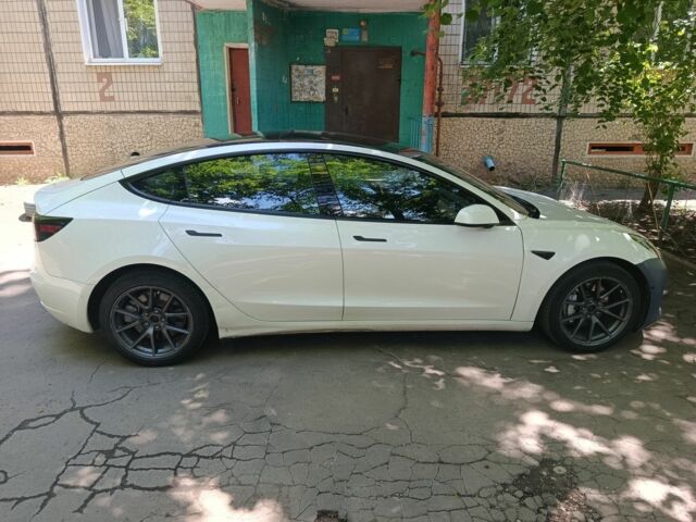 Білий Тесла Модель 3, об'ємом двигуна 0 л та пробігом 160 тис. км за 432 $, фото 1 на Automoto.ua
