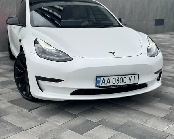 Білий Тесла Модель 3, об'ємом двигуна 0 л та пробігом 40 тис. км за 30110 $, фото 9 на Automoto.ua