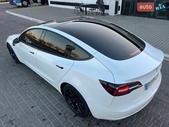 Белый Тесла Модель 3, объемом двигателя 0 л и пробегом 80 тыс. км за 18500 $, фото 8 на Automoto.ua