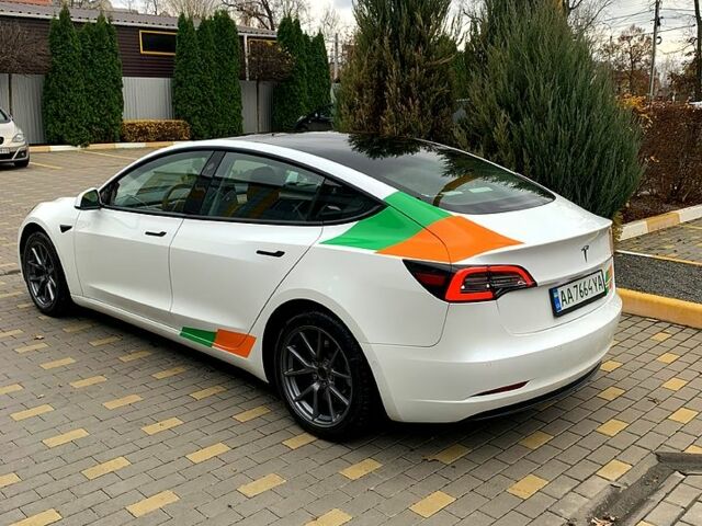 Белый Тесла Модель 3, объемом двигателя 0.44 л и пробегом 79 тыс. км за 22900 $, фото 2 на Automoto.ua