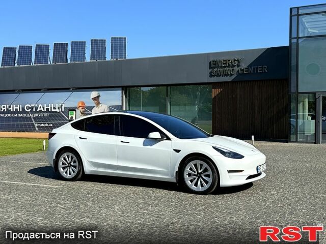 Білий Тесла Модель 3, об'ємом двигуна 0.32 л та пробігом 13 тис. км за 22500 $, фото 2 на Automoto.ua