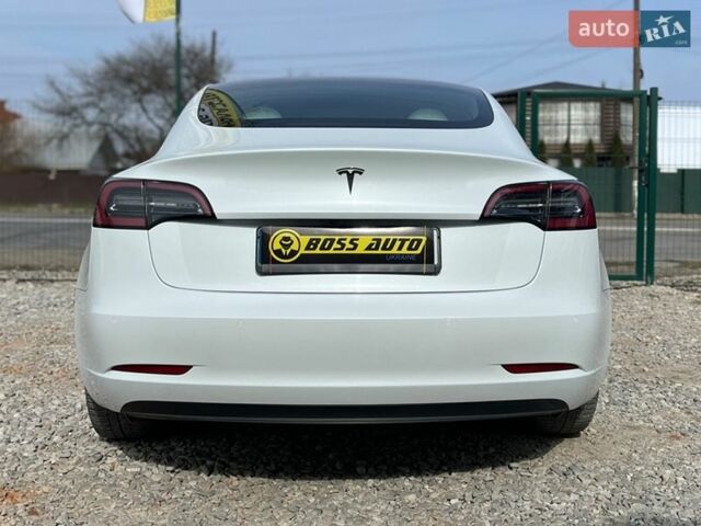 Белый Тесла Модель 3, объемом двигателя 0 л и пробегом 100 тыс. км за 29800 $, фото 5 на Automoto.ua