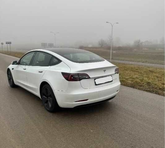 Тесла Модель 3 2022 в Киеве на Automoto.ua Белый Тесла Модель 3, объемом двигателя 0 л и пробегом 76 тыс. км за 12700 $, фото 3 на Automoto.ua